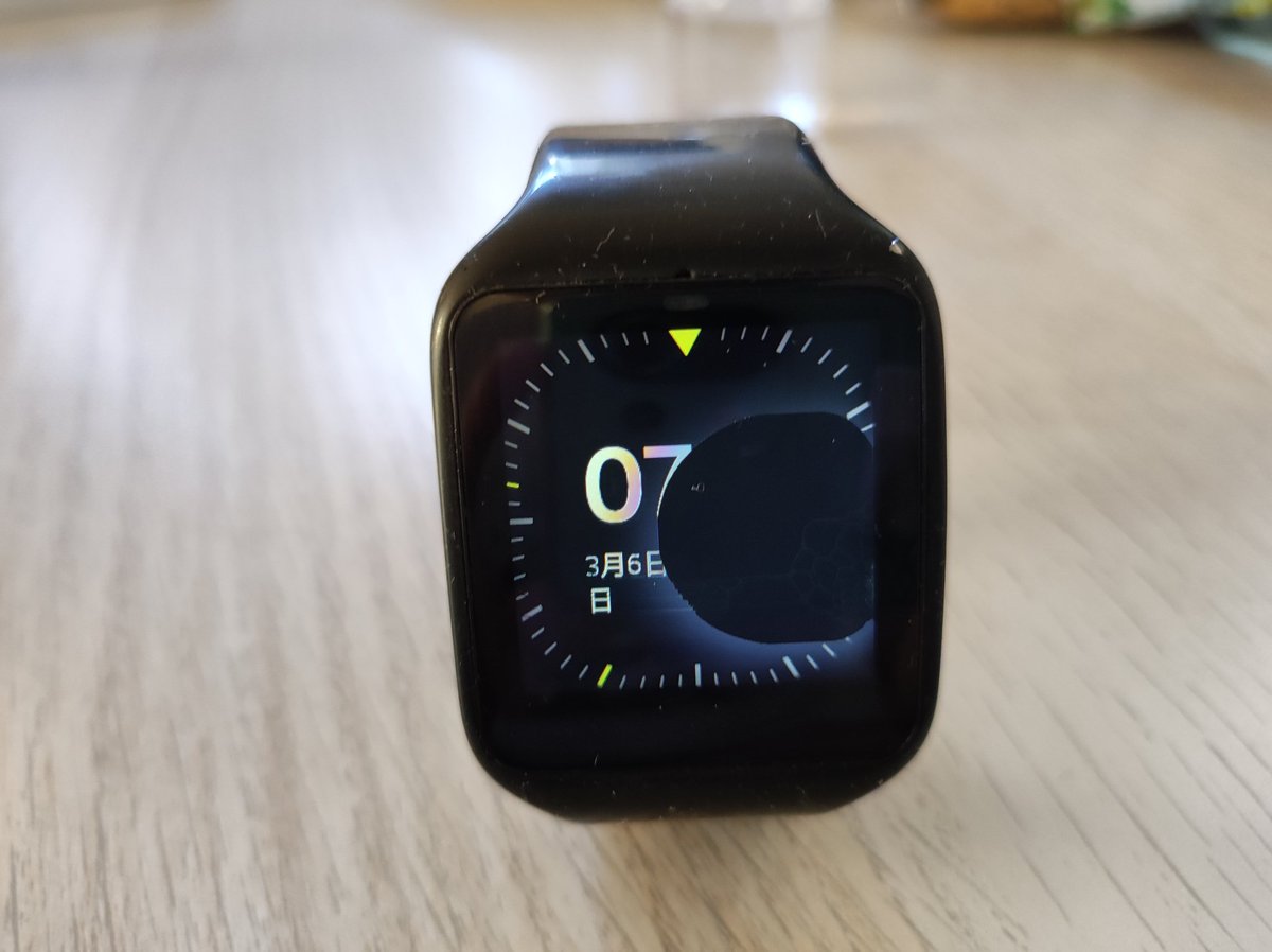 rapisino's tweet image. おはようございます☀
…昨日まで何でもなかったのに、朝見たら液漏れしてるし😱
#smartwatch3 …気に入ってたんだけどな…🥲