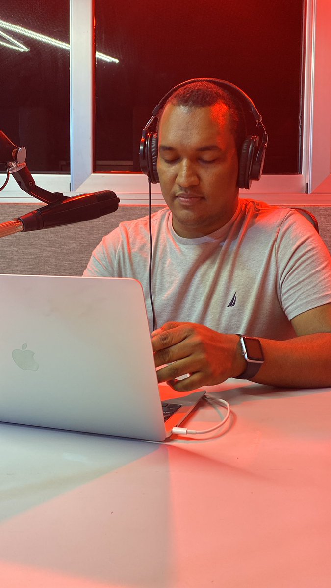 Próximo episodio de @update_rd sale este lunes.
Community Manager no es diseñador gráfico. 👀👀
🔥🔥🔥 junto a <a href="/johanabreu/">Johan Abreu</a> y <a href="/elpisodigital/">El Piso Digital</a>