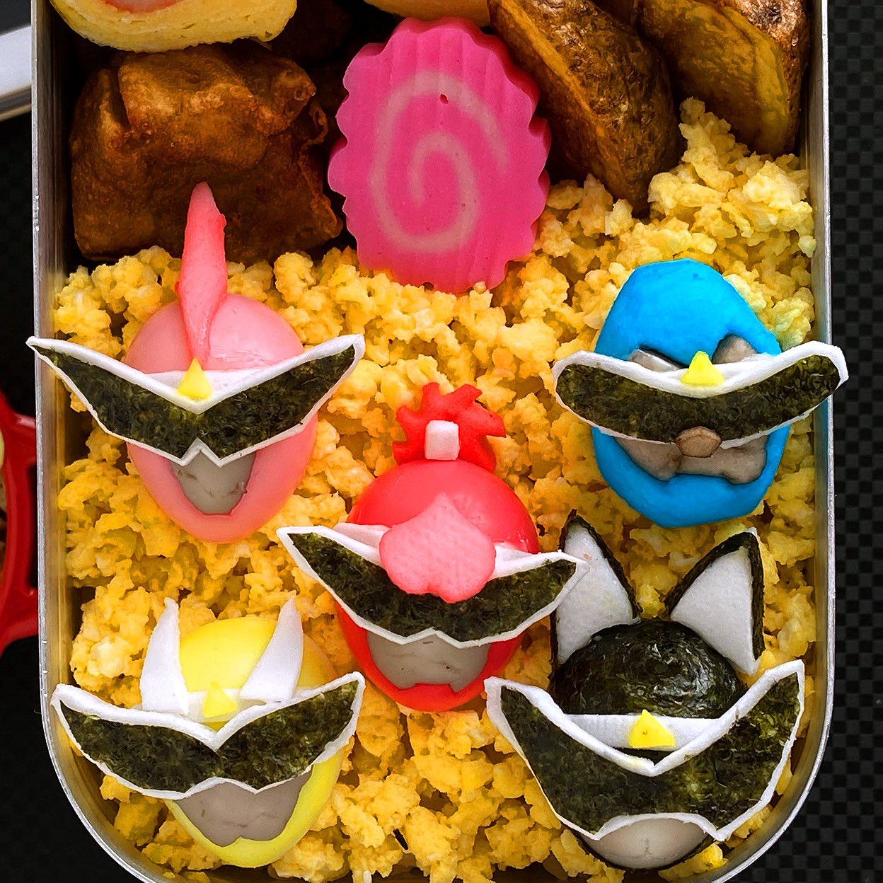 いなばまこと 今日のお弁当 キャラ弁 暴太郎戦隊ドンブラザーズ サラダチキン 枝豆ちくわ ドンブラザーズ より キジブラザー すっかりヤバい人扱いの雉野さん 笑 みほちゃん オムライス で頑張りましょう お弁当 お弁当記録 お弁当作り楽し
