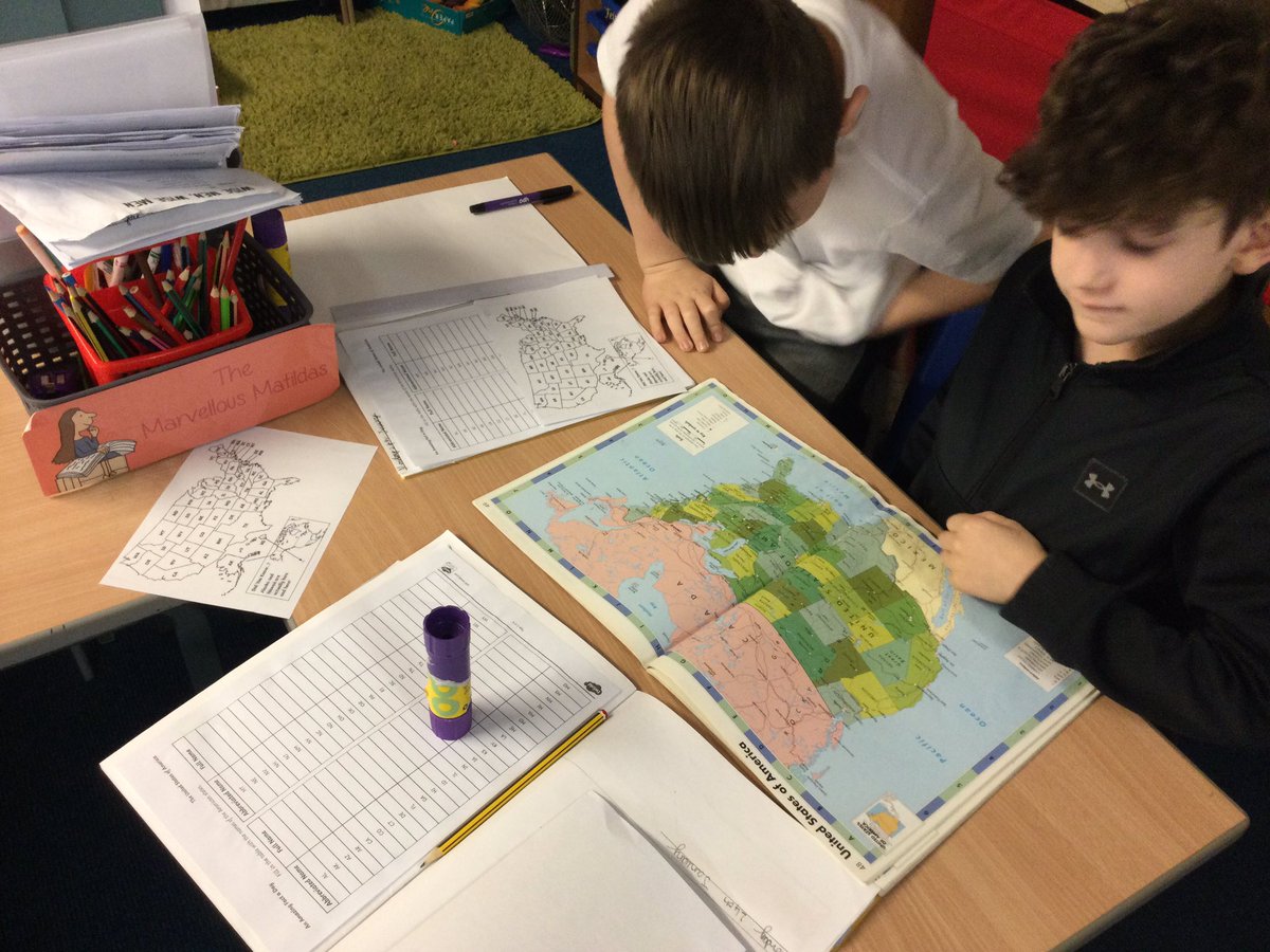 LSTMrsVose's tweet photo. We located all 50 states on map of the USA, we don’t even think all Americans could do that! #STPSgeography https://t.co/f8CERQ8rsV