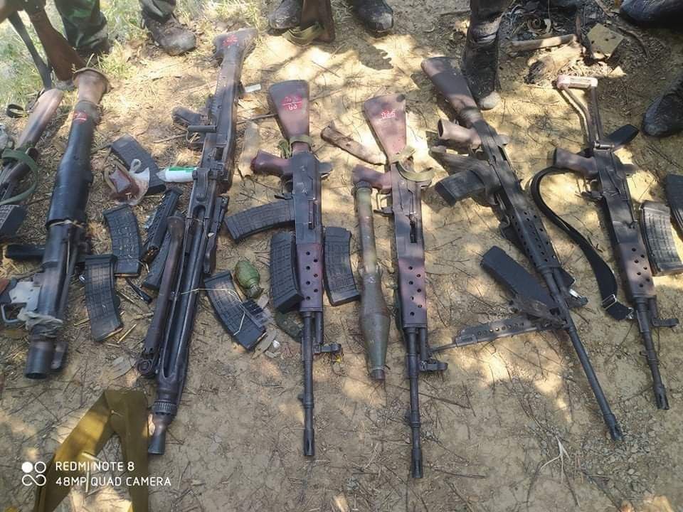 whim_watch's tweet photo. #Myanmar: #PDF units in #Demoso, #Kayah ambushed a unit of #Junta/#Tatmadaw troops and killed or captured all of them. Seized weapons include MA-1s, an MA-2, MA-3, MA-15LMG, MA-10 RPG, hand grenade, and MR-1 rocket.
#WhatsHappeninglnMyanmar 
#2022Mar7Coup https://t.co/OlXpyDnkPG