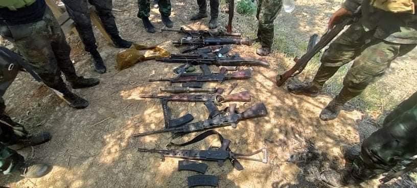 whim_watch's tweet photo. #Myanmar: #PDF units in #Demoso, #Kayah ambushed a unit of #Junta/#Tatmadaw troops and killed or captured all of them. Seized weapons include MA-1s, an MA-2, MA-3, MA-15LMG, MA-10 RPG, hand grenade, and MR-1 rocket.
#WhatsHappeninglnMyanmar 
#2022Mar7Coup https://t.co/OlXpyDnkPG