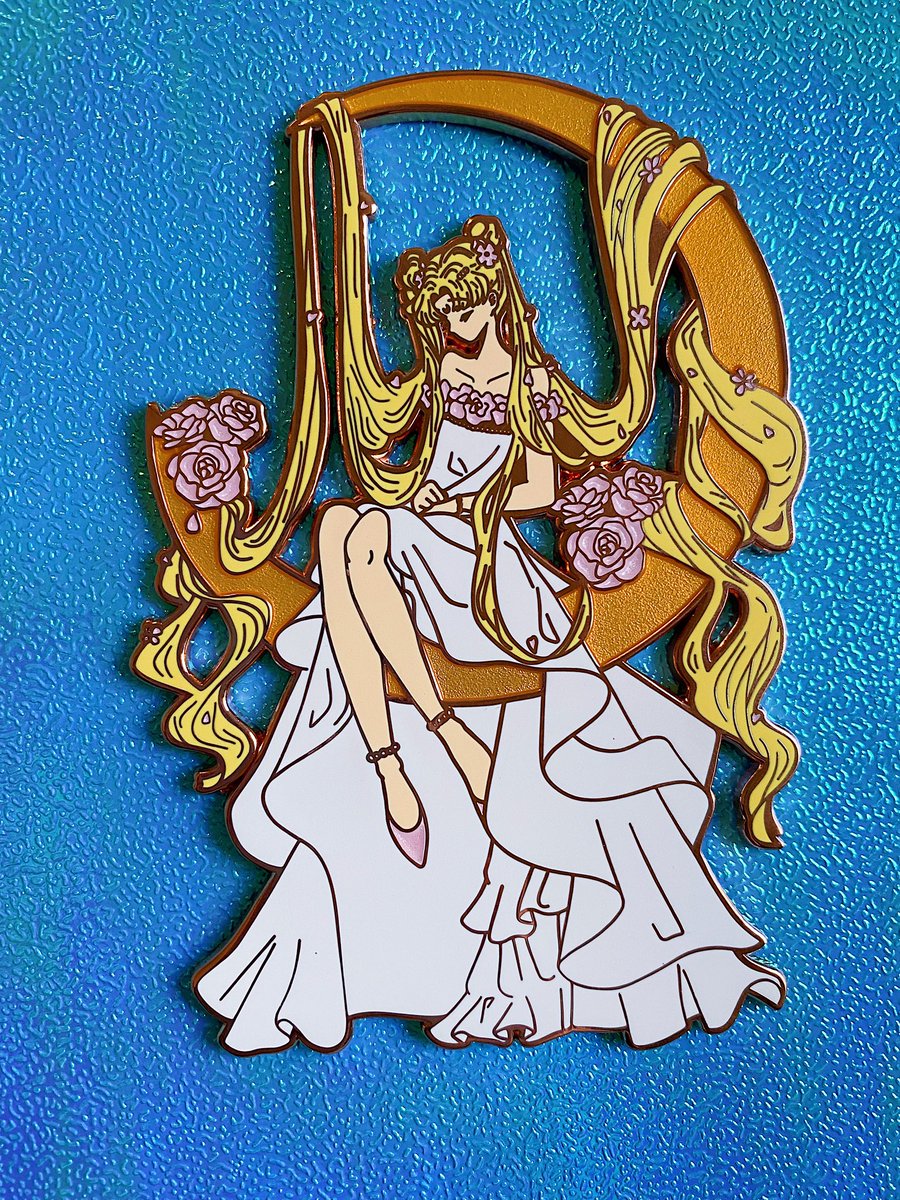 yozorastudios's tweet photo. These are also up for preorder in a new red rose variant! #sailormoon #serenity #usagi https://t.co/maFn3vzFKN