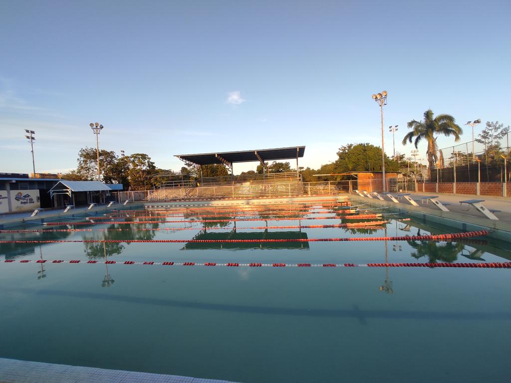 PofmelissaRo's tweet photo. #6Mar ¡Azul! Una vista espectacular.
Nada como desfrutar de un buen espacio, y mejor aún de saber el esfuerzo de todos los que con sentido de pertenencia lo cuidan. 
📌Complejo de Piscinas Bolivarianas
@AdolfoP_Oficial @MervinMaldonad0
@MarcialM2
#ResistenciaRenacerRevolucionar https://t.co/fC4MAEC0kv