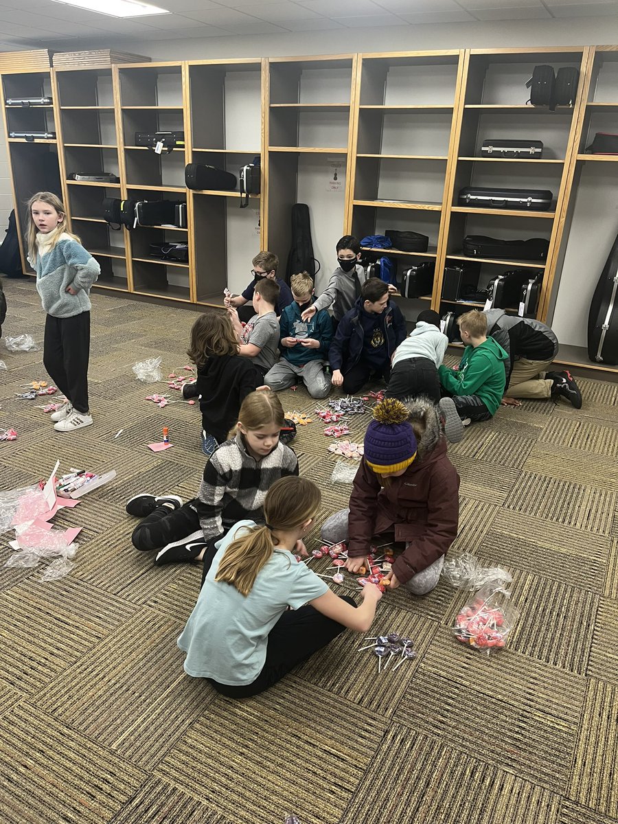 Discovery Student Council tweet media