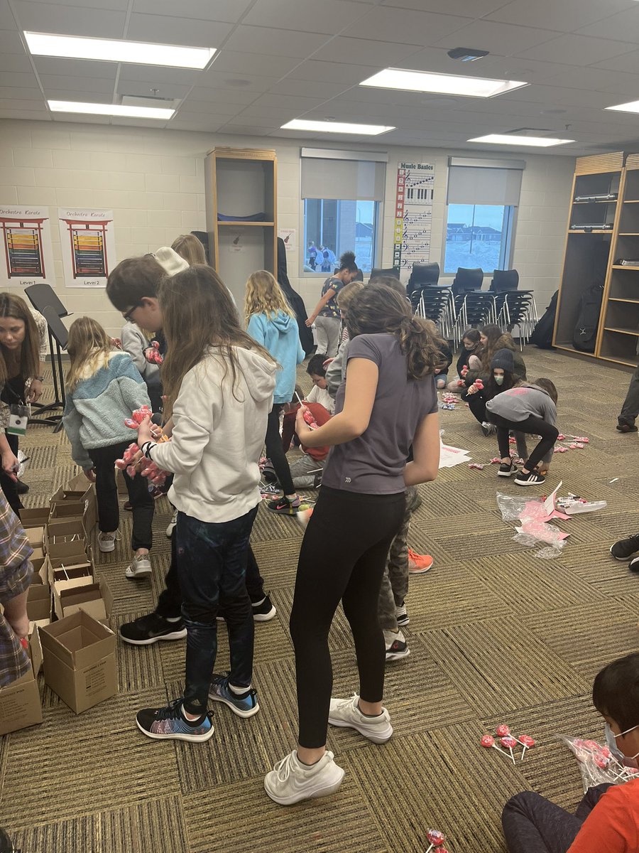 Discovery Student Council tweet media