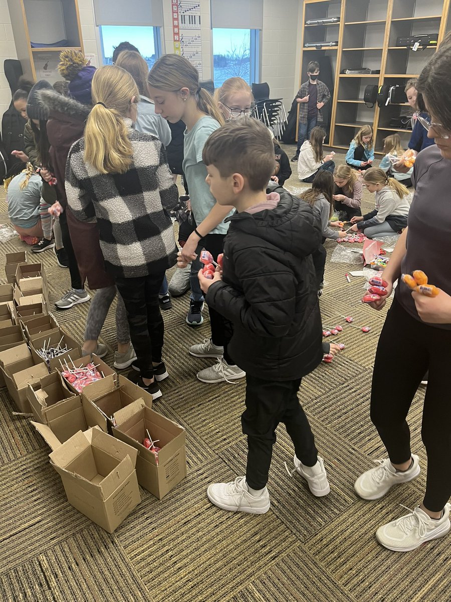 Discovery Student Council tweet media