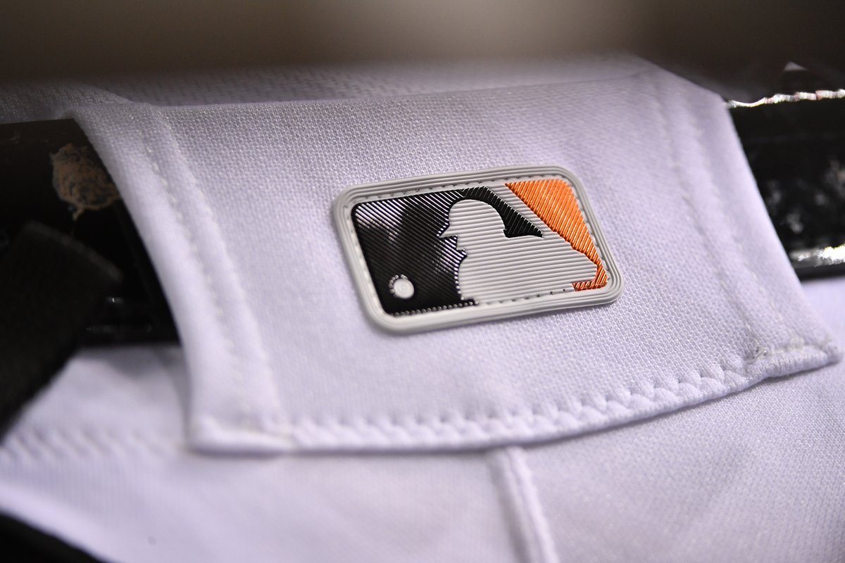 MLB &amp; MLBPA agreed to ban shifts, implement a pitch clock &amp; make the bases larger in 2023, per <a href="/JonHeyman/">Jon Heyman</a>