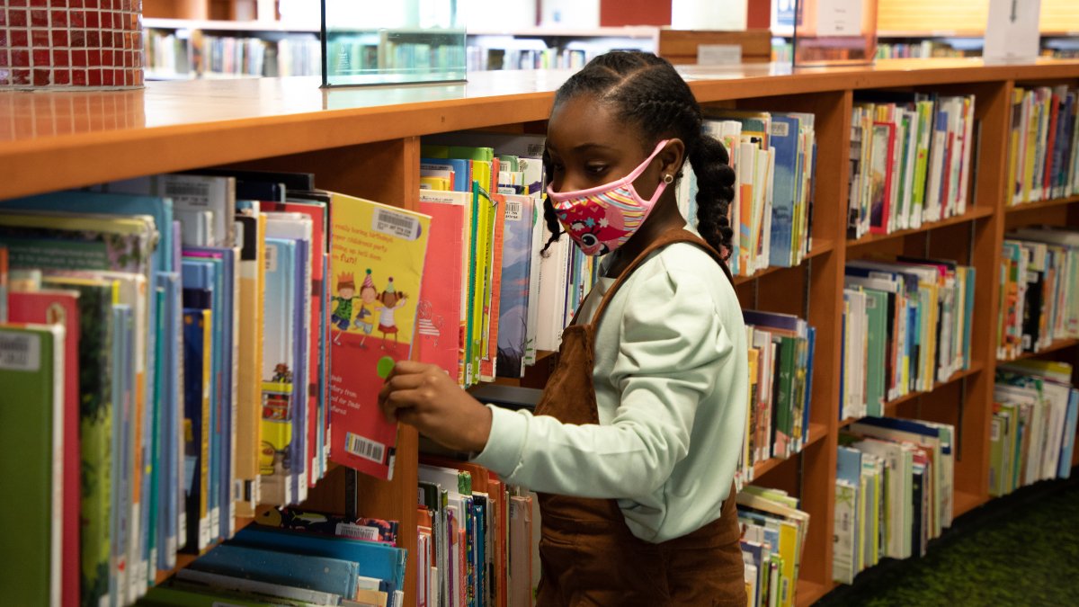 Make a visit to the library part of your March Break plans! Whether it's books, comics, movies or music, we have something to interest every child. Check out all the ways your family can enjoy March Break at the library:  ow.ly/Yzcr50IaNvU