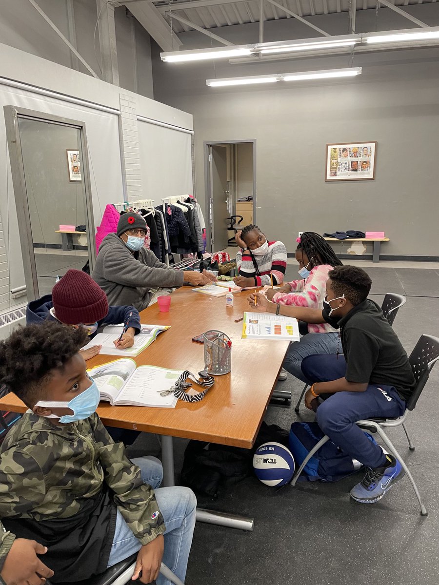 spider_jones's tweet photo. Mentoring the children of The Spiders Web Youth Empowerment Center. What a blessing #spider1 #kathyyoung #donnachild #paulastamp #miketyson #tylerquick #leomarsh #lilywong #teachers https://t.co/qKKevZZlM4