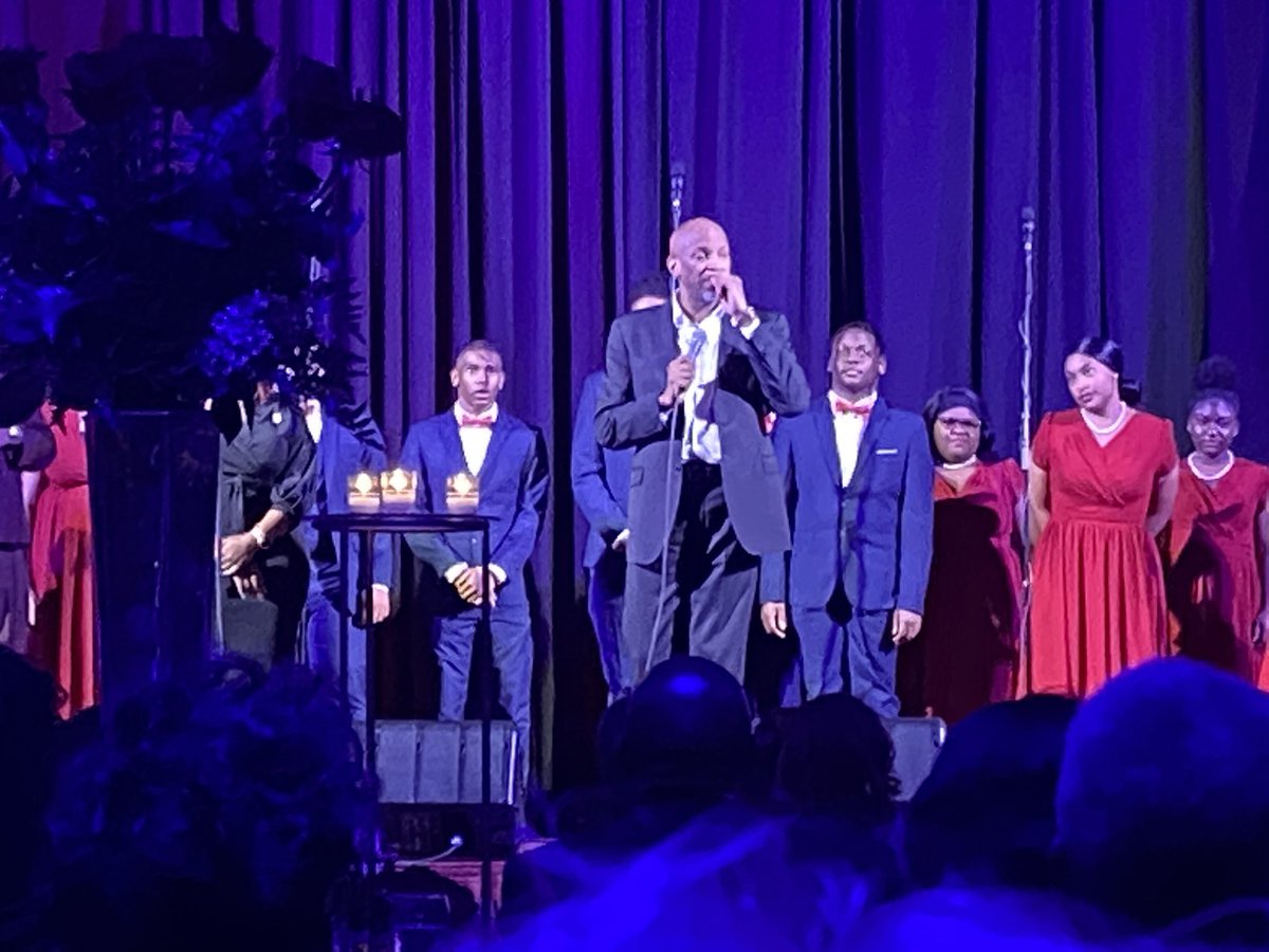 AndreDarnellSr's tweet photo. Wonderful time at the 2022 Lane College Founder’s Day Celebration with special guest Grammy & Stellar Award-Winning Artist Donnie McClurkin #lanecollegefoundersday #lanenite #supporthbcu #jacksontn https://t.co/blydGyIxmi