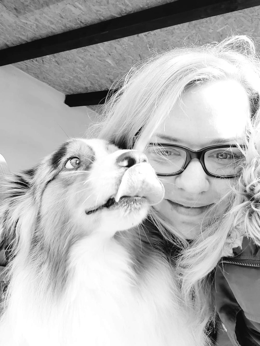 Ellliesa's tweet photo. Jsem ráda, že na pomoc zvířatům v zasažených útulcích na Ukrajině se vybralo krásných 9 200 Kč
Zvířata totiž nemohou za rozmary mocichtivých lidí. 

Díky, že můžu 💙💛
Nadace Běhejme a pomáhejme útulkům &amp; Elaine Lóre Art
#Ukraine️ #animalshelp #help #HelpUkraineNow https://t.co/foiMxv5H5i