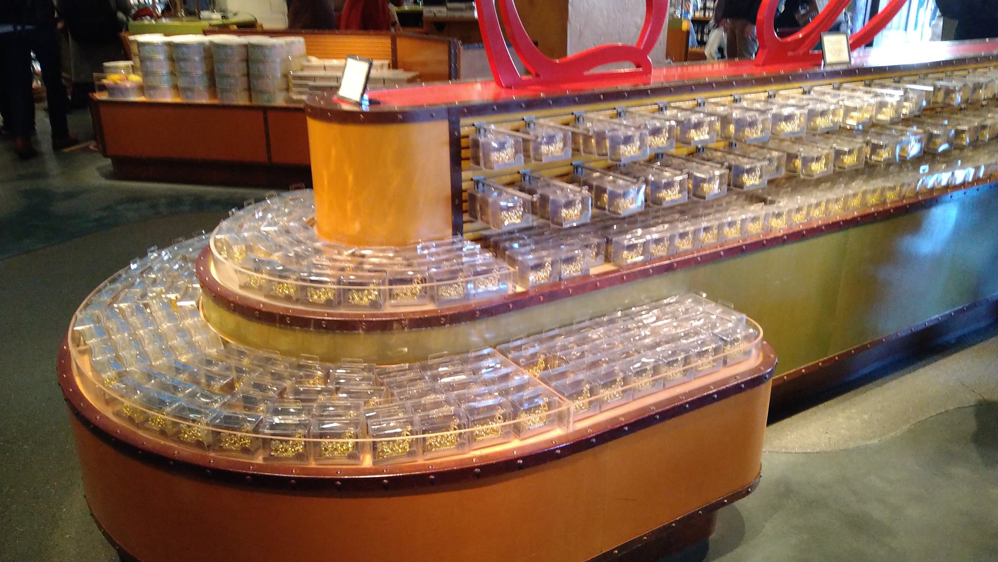 雀王子 Tds Now Tdr Now ガッレリーア ディズニー クレイドル大量です 皆さんに行き渡りますように T Co Erj9ykmxyk Twitter