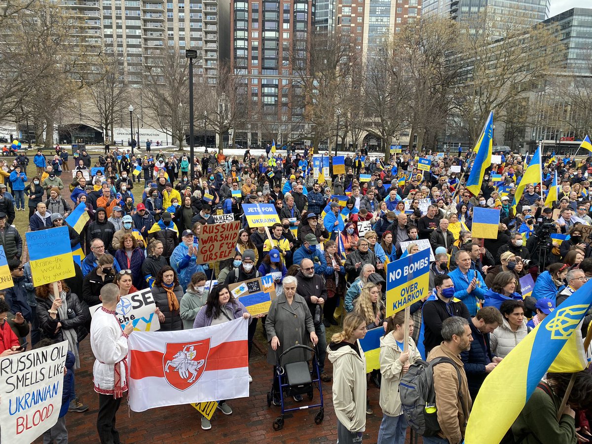 wbzSausville's tweet photo. .@MIT student &amp; @uccnorg organizer Artem Laptiev told me his grandmother in #Ukraine can’t sleep. “She goes outside to watch the sky because it turns red right before the strikes.” @AyannaPressley @wutrain &amp; @EdforBoston attended today’s #StandWithUkraine️ rally. @wbznewsradio https://t.co/qwEMzGLu2O