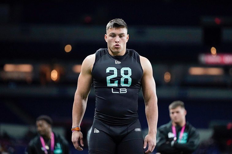 malcolmlrod's tweet photo. Blessed beyond words! Making dreams a reality…one step closer!🙏🏼 #glorytogod #blessed https://t.co/Wj76yoNnLZ