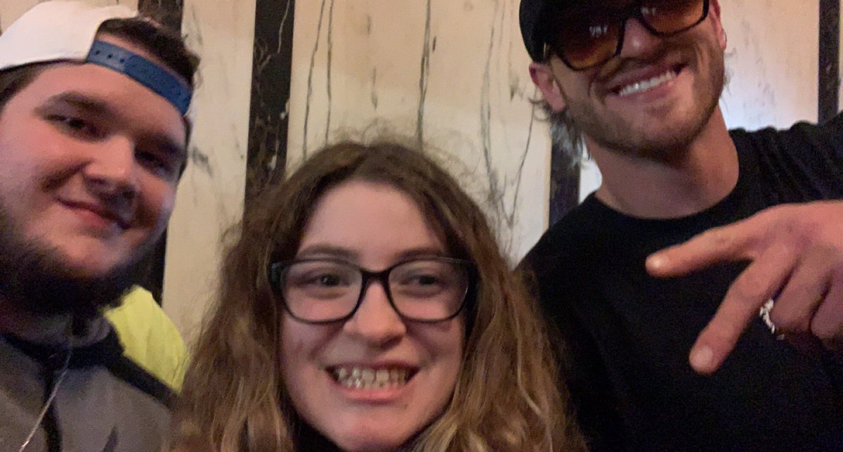 focusangelsides's tweet photo. something in 2022 i didn’t think i’d be saying is .. I MET LOGAN PAUL. #impulsivelive #ohio @GeorgeKelley_3 @LoganPaul https://t.co/tHaDBTMI6g