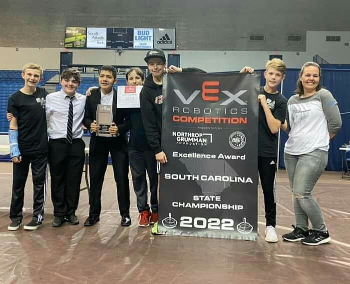 SevierMiddleSC's tweet photo. Proud of Plumier's Falcons at state!Titans won Skills, Raptors won Think Award, &amp; Men in Black won Excellence, all qualifying for Worlds! https://t.co/WnJdBX54rC