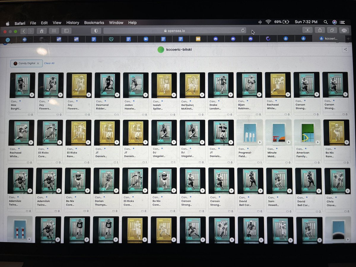 Hey <a href="/veefriends/">VeeFriends</a> I would love to wine a book games nft right now tokentrove.com/collection/Boo… here is my <a href="/CandyDigital/">Candy</a>