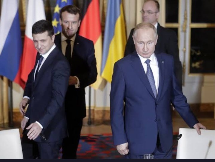 dipikadarmwal's tweet photo. #UkraineRussianWar
Which is your hero?
#Ukraine #Russia #Zelensky #Putin #UkraineRussianWar

Like for Putin      Rt for Zelensky https://t.co/yWsmklPwYK