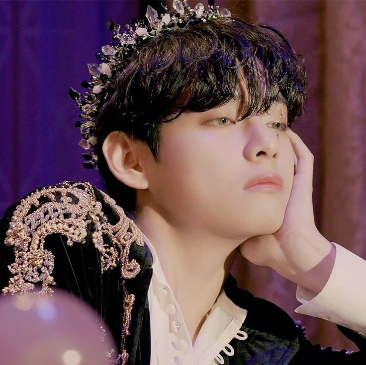 MiraiOpsi's tweet photo. Sweet night [#ARMYSelcaDay / #ARSD ] https://t.co/aPp9HvhW2d