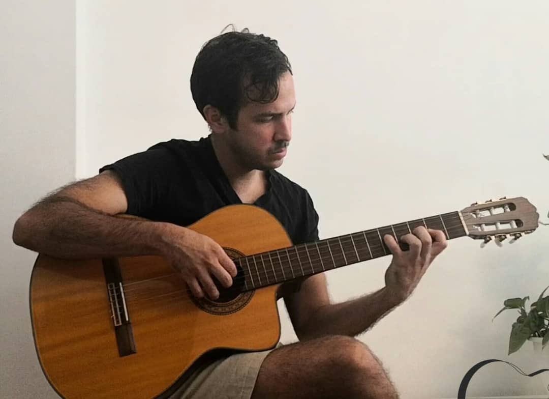 dbustamante1's tweet photo. Gabriel Davila: guitarrista, compositor y docente. 
Sus álbumes “Uno” (2014) y “Familia” (2016). 
#Alaire #Paginasdeljazz @GabrielEDavila https://t.co/6TQ2MPhc9p