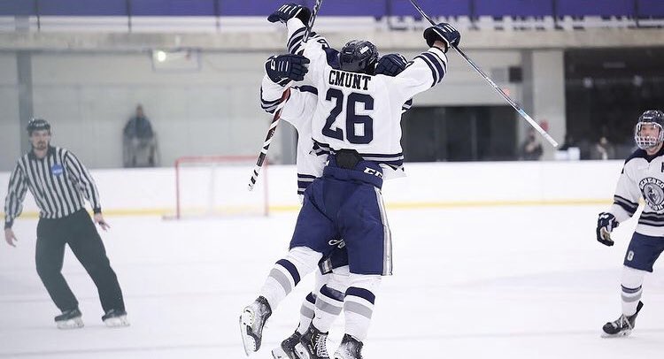 SUNYACsports's tweet photo. Your 2022 men’s ice hockey SUNYAC Champions! Congrats to the Geneseo Knights 🏆🏆🏆🏆 https://t.co/RaEPTbZPcS