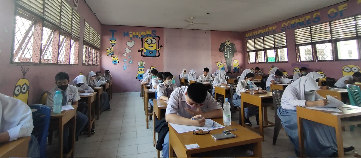 smansatu's tweet photo. Meraka Lagi ujian Sekolah https://t.co/BhWh0k5XRm
