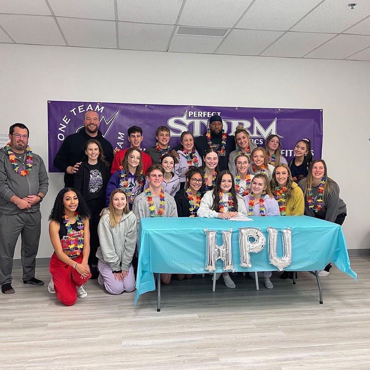 HPU Acro&Tumbling tweet media