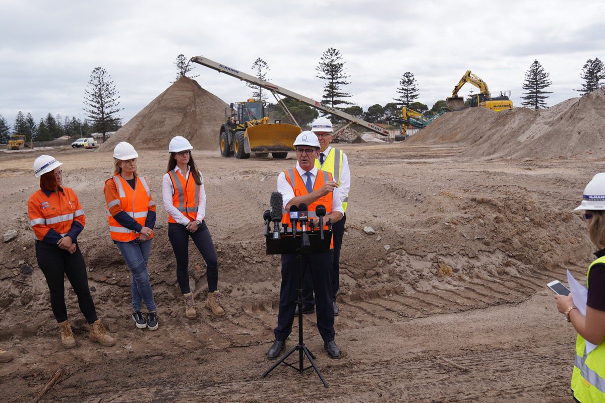 12 days until #SAVotes.
The choice is clear.

A re-elected Marshall Liberal Government will continue to build a stronger future, creating around 12,000 more apprenticeships &amp; traineeships under our hugely successful Skilling South Australians program.

#SAStrong