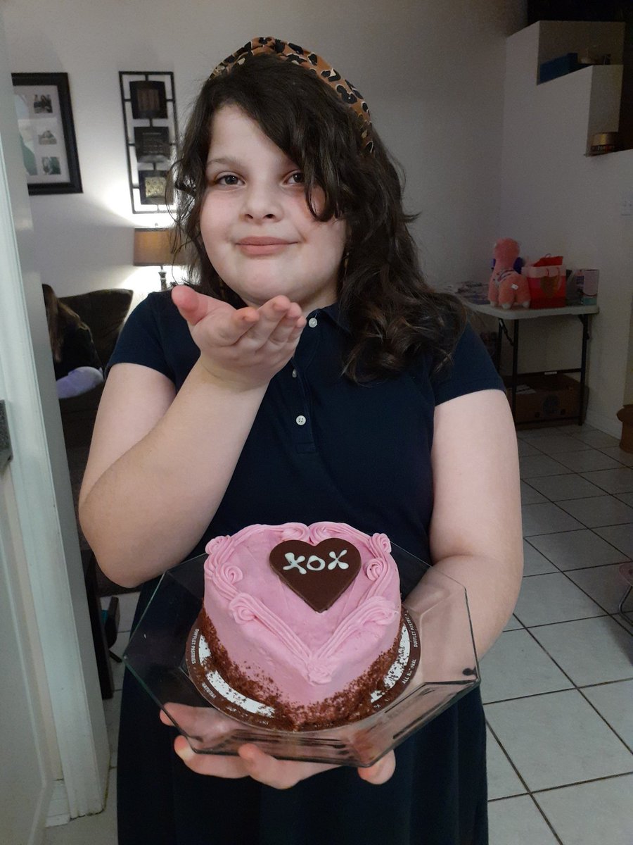 SuddesR's tweet photo. @erinkrakow my daughter agrees with your students no long division!!! She's blowing you a kiss! https://t.co/XDo6WYKmtb