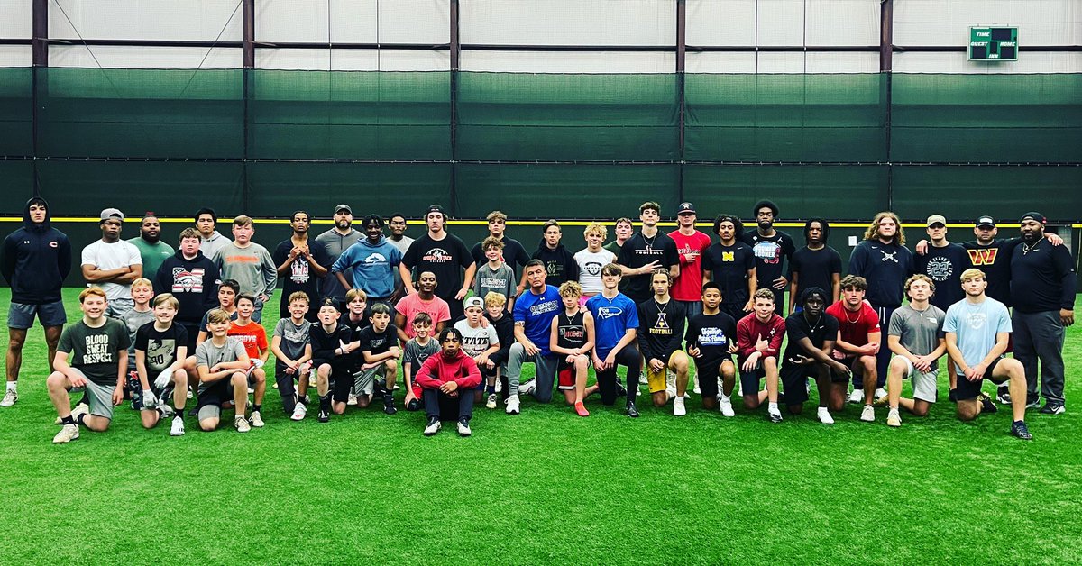 QBimpact's tweet photo. Sunday #WORK Oklahoma City
Consistent effort, hard work, dedication, young men setting and chasing goals!
#SameGameDifferentLevelz #QBi #CompleteTheMission #ChangeTheNarrative #AvoidMediocrity #Courage https://t.co/6SpQTkSHoj