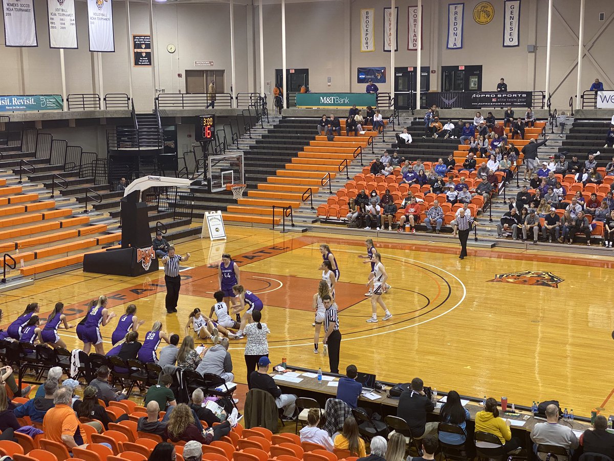 Great effort tonight by the Girls Varsity Basketball team. Couldn’t be prouder of our student-athletes and their incredible season. #onecommunity <a href="/SHCSDAthletics/">Sweet Home Athletics</a> <a href="/SweetHomeHoops/">SweetHome Basketball</a> <a href="/SweetHomeCSD/">Sweet Home Central School District</a>