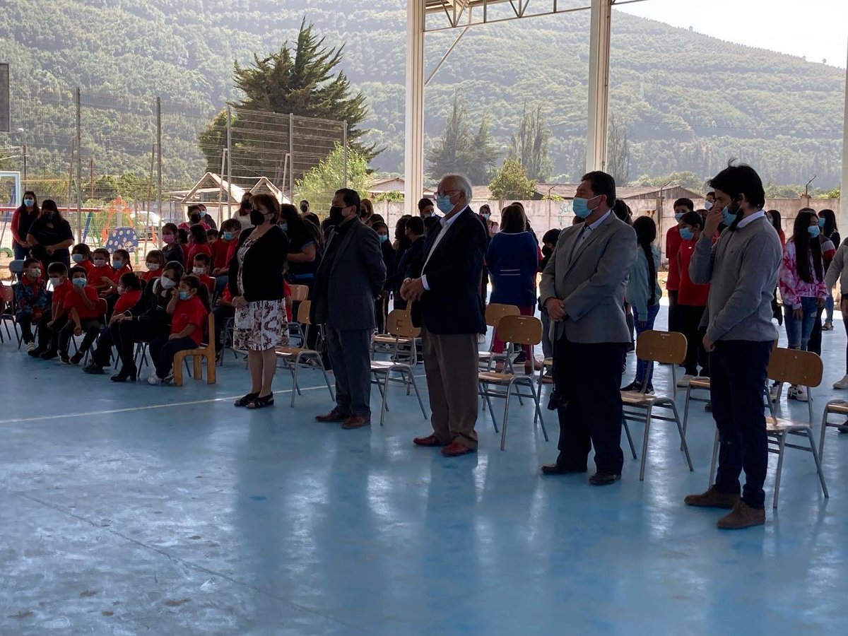 AjiEscuela's tweet photo. #infoaji  #ActoOficial  #iniciodeclases2022 #ajiescuela #conducido por la #estudiante Daniela Tapia y la presencia de nuestras #autoridades #educativas de la comuna #Hijuelas. #ajiavanza #hijuelasavanza https://t.co/ovUQMKX8Pc
