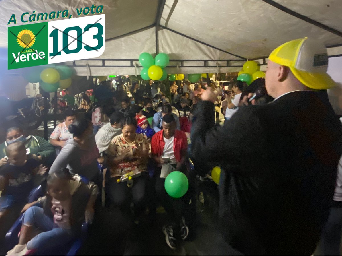 Camilolondonob's tweet photo. ¡Gracias a Robledo Córdoba! Por la acogida y el cariño por este proyecto de trabajo en equipo con el que llegaremos al Congreso para trabajar por el deporte, la educación y la empresa #LaFuerzaDeUnEQUIPO #Verde103🌻 #CamiloLondoño https://t.co/8TplGDdUav