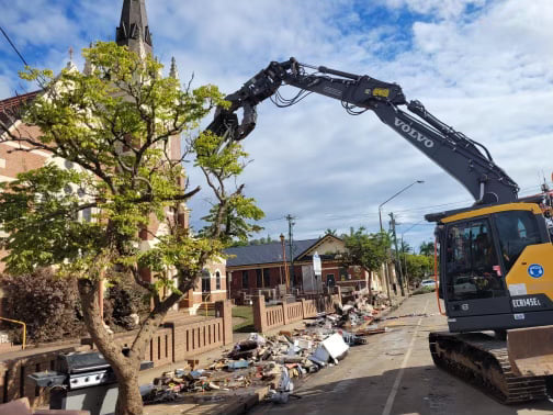 First priority for the Soil Conservation Service was to get into Lismore City to assist with curbside clean up and the immediate requirement for deceased animal disposal. 
SCS are building crews and getting as much done as they can. Ballina clean up starts today.