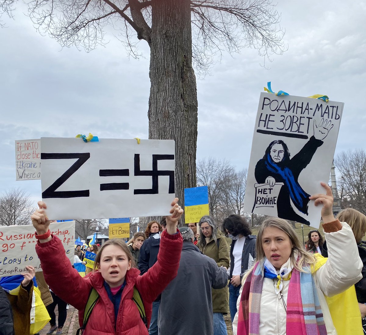 wbzSausville's tweet photo. Some more pics from today’s #StandWithUkraine️ rally on #Boston Common organized by @uccnorg. #UkraineRussianWar #RussianUkrainianWar @wbznewsradio https://t.co/df3reCz9HO
