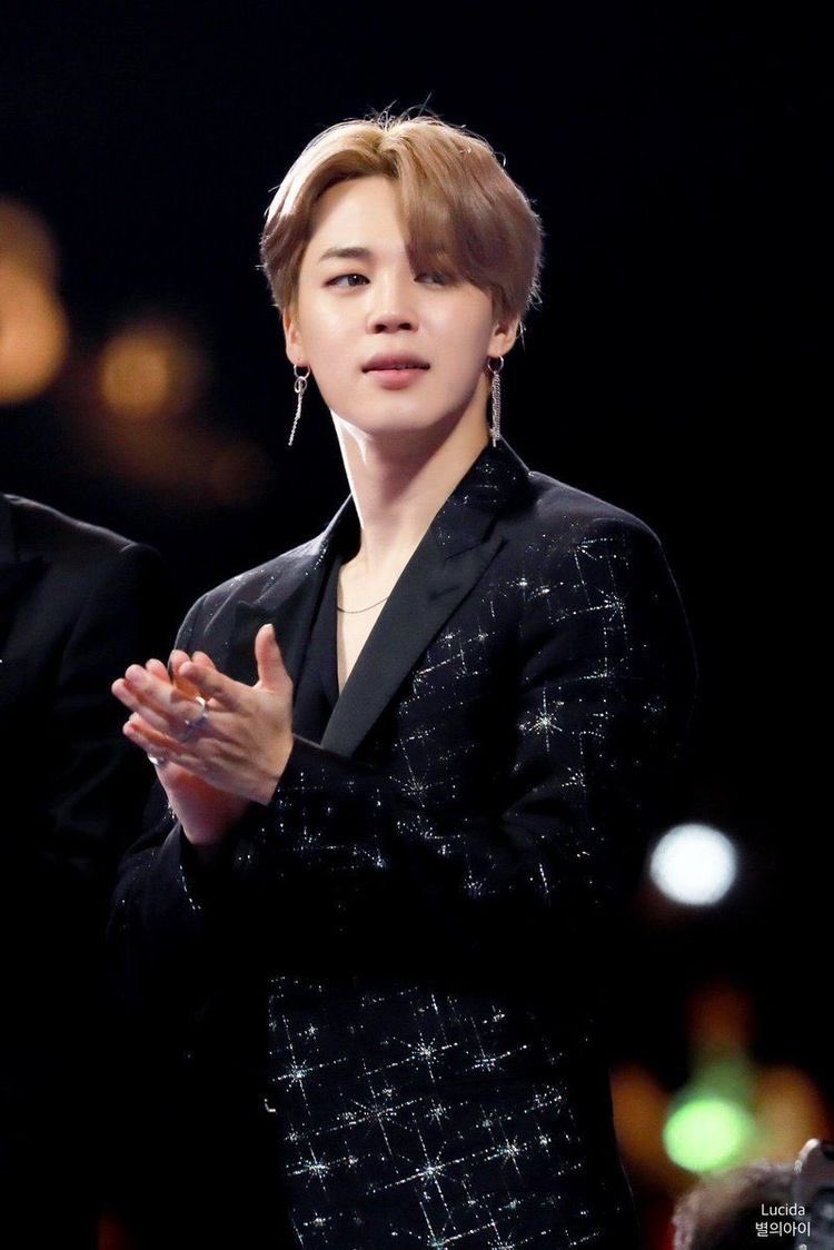 moonstarlis's tweet photo. #jikookau
「 no wedding bells without your soul 」
 
jungkook once left without a say, no goodbye. it took everything for jimin to move on, to build a life without him in it. what happens when the night of his wedding to another, jungkook appears?

and objects to his marriage. https://t.co/ABdAFucydI