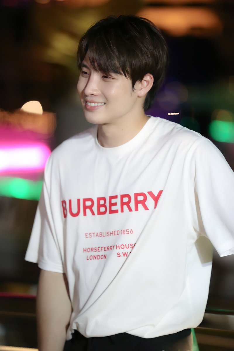 nunoimean's tweet photo. ยิ้มหวานๆ กับรูปฟุ้งๆๆๆๆๆๆ
@m34nismind
#MeanPhiravich https://t.co/TvUrooI1rx