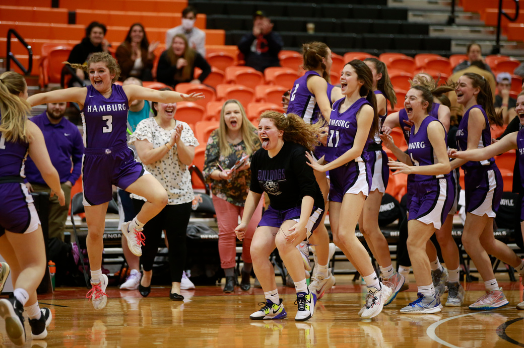 hsjrphoto's tweet photo. .@girls_hamburg defeat Sweet Home 63-32 to win the @Section6GirlsBB Class A1 Championship. https://t.co/oyZscbWfzT