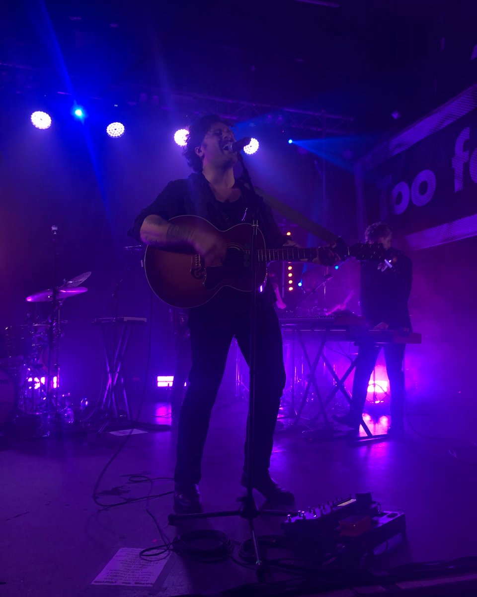 BiaVecc's tweet photo. But has David Le’aupepe ever #serenaded you? @gangofyouths #angelinrealtime #aussiesinengland #bestnightever #gangofyouths
❤️‍🔥❤️‍🔥❤️‍🔥❤️‍🔥❤️‍🔥❤️‍🔥❤️‍🔥❤️‍🔥❤️‍🔥❤️‍🔥❤️‍🔥❤️‍🔥❤️‍🔥 https://t.co/aTsOv1z3Ze