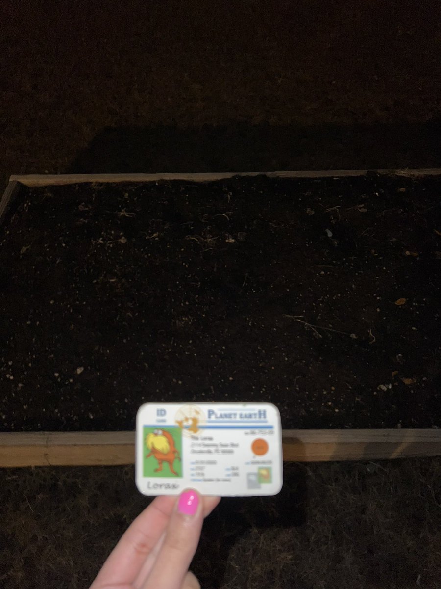 NikkiBhima1's tweet photo. my family has vegetable beds in our backyard to grow our own veggies in summer. To help our plants grow we use use special fertilizer so they can get all the nutrients they need! @franklinlorax #apesland https://t.co/ORSBOJUzXE