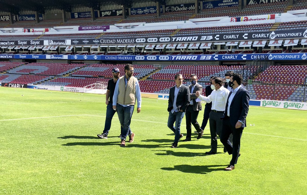 MikelArriolaP's tweet photo. Estuve en Querétaro donde la @LigaBBVAMX coadyuva en investigaciones para determinar sanciones ejemplares para responsables de violencia en el estadio Corregidora, sede que se encuentra en suspensión a partir de hoy y cuya situación se resolverá en la comisión disciplinaria https://t.co/loKK11lPDP