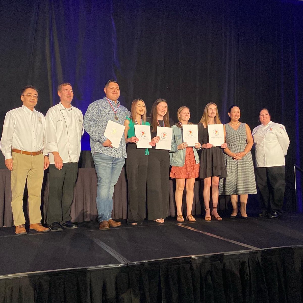 VooDooChef13's tweet photo. Congratulations to the @strawberrycrest High School Culinary Team for winning FIRST place at the Florida @ProStart Competition today! Great job! #VooDies #SupportHighSchoolCulinary @HCPSCTAE @HillsboroughSch https://t.co/pVWPKToGdH