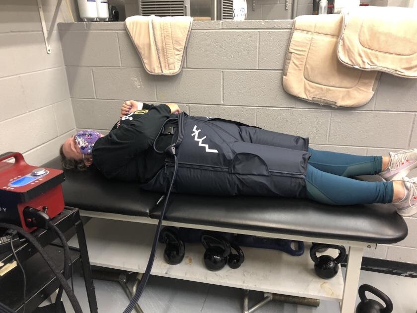 FriarsAT's tweet photo. #ModalityMonday Another modality that #FriarsAT added in 2021 is @air_relax units. These units provide segmented compression to the specified body parts. So comfortable even our faculty love it! @BrigadeMissyE #NATM2022 #ProvidingHealthcareEverywhere #AT4ALL https://t.co/Gf5jX0Dcl8