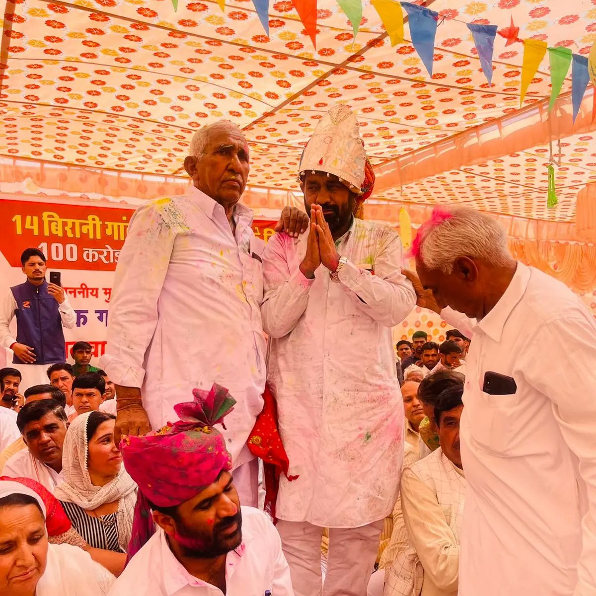 BalwanPoonia_'s tweet photo. आज मुन्दड़ीया बड़ा की सभा में आए तमाम #किसान #नौजवान #मजदूर #व्यापारी साथियों का बहुत-बहुत #धन्यवाद जिन्होंने इतनी बड़ी संख्या में आकर स्वागत किया।
जय जनता 
जय भादरा #kisanekta @ashokgehlot51 @comredamraram #Tweet https://t.co/PmjXDvsJbS