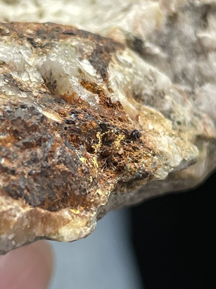 MineralAmerican's tweet photo. A pretty sample! #goldprice #CriticalMinerals #OregonRocks https://t.co/X4OpvFb5B9