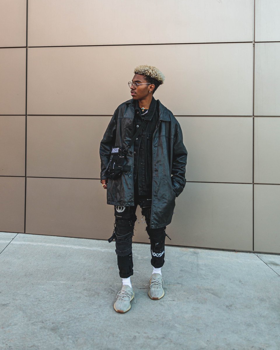Your past self loves who you are becoming ☝🏾 

#fashionstyle #NFTartists