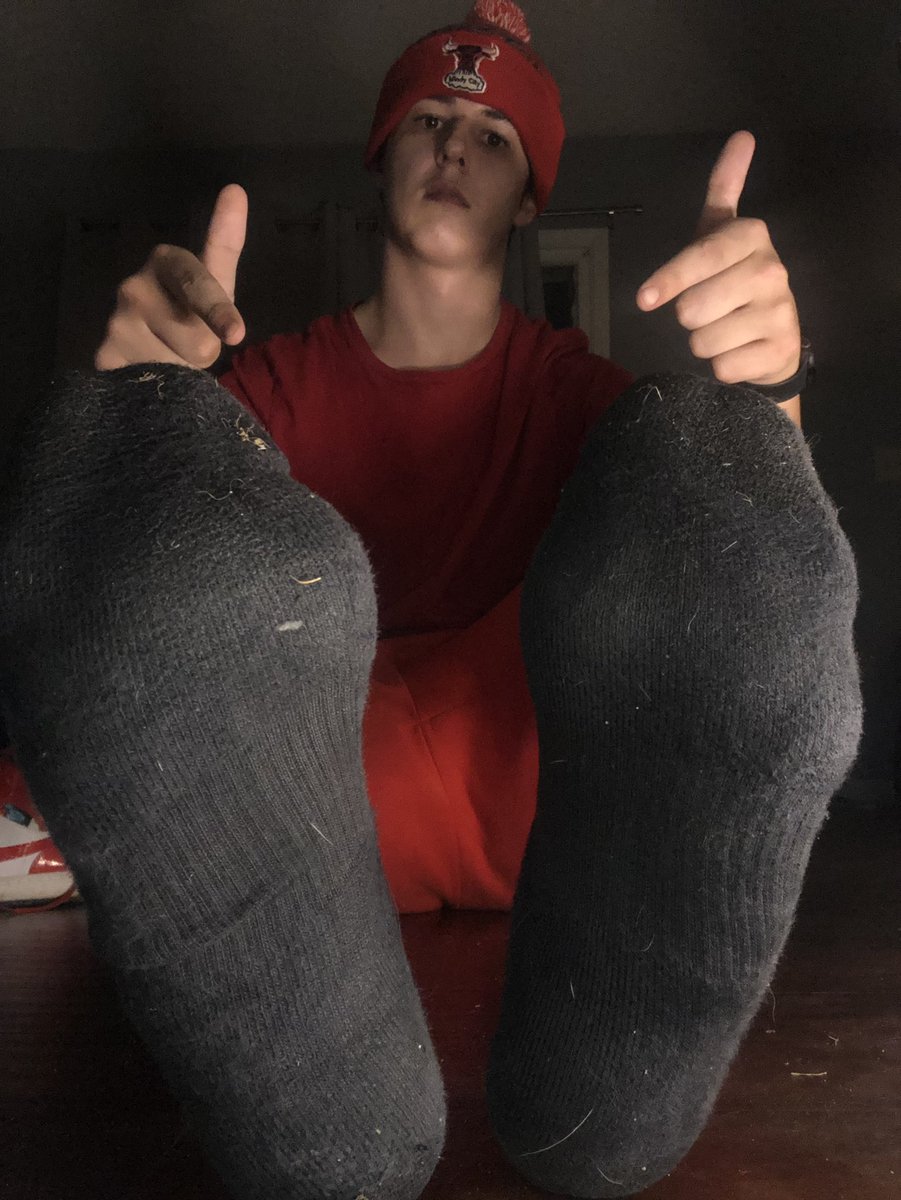 MasterJames97's tweet photo. Worship my feet losers it’s what you were born to do!!! For you losers who like socks or shoes you can worship them to! GET TO IT! Fill up my wallet!😈💸 
Skype ID: live:kingofallfags542 
Kik: MasterJames2017
#findom #cashmaster #footmaster #shoemaster #footslave #cashslave #feet https://t.co/KjtOwQ9fZD