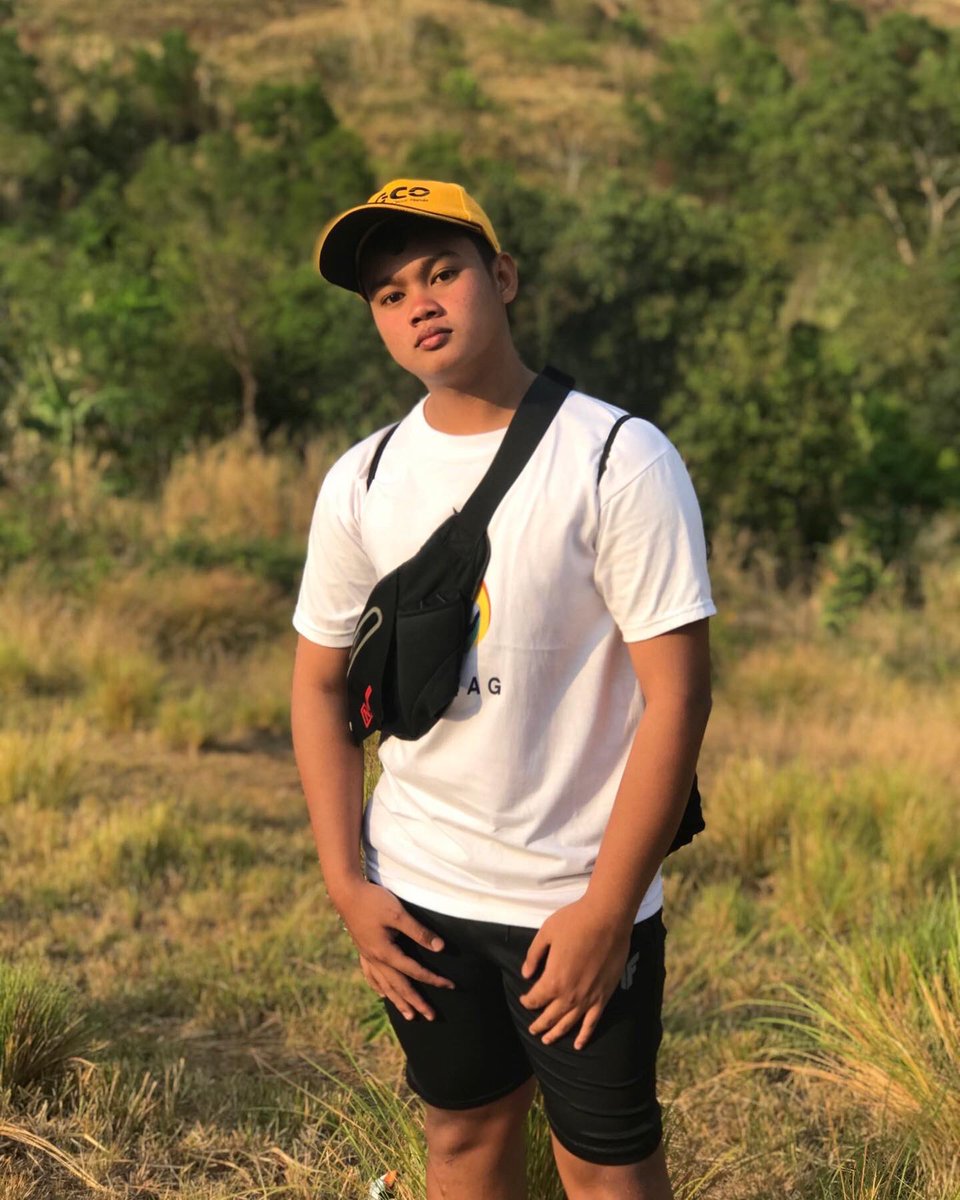 PjAbasta's tweet photo. Note to self: Be Bold! Not only on the colors of your ootd’s but also on your personality.❤️

📍Sitio Maporac, Brgy. New San Juan, Cabangan, Zambales https://t.co/4jNer2O0tK