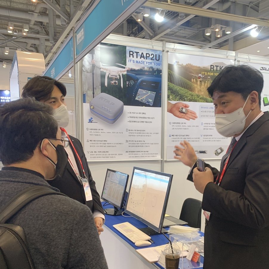 ppsol_gnss's tweet photo. More pictures of PP-Solution at 𝗗𝗿𝗼𝗻𝗲 𝗦𝗵𝗼𝘄 𝗞𝗼𝗿𝗲𝗮, where we presented 𝗥𝗧𝗔𝗣𝟮𝗨 and 𝗥𝗧𝗞𝟮𝗨. 
They are high-precision #GNSS receivers tailored for #RTK drones.
📍Receiver specs: https://t.co/X8wXkozGGI

#drones #ppsolution #gps https://t.co/LvvTea3nJS